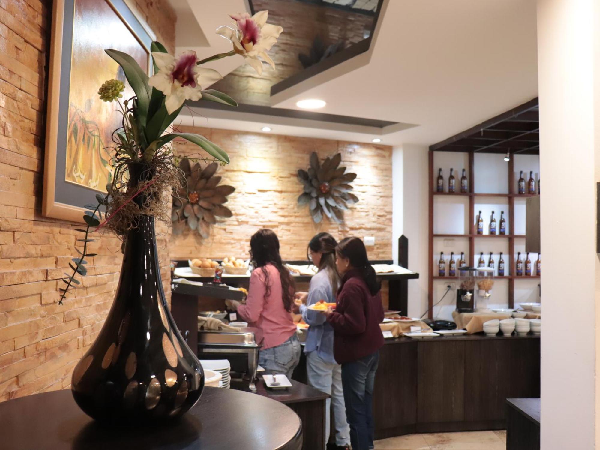 Hotel Valgus Κουένκα Εξωτερικό φωτογραφία