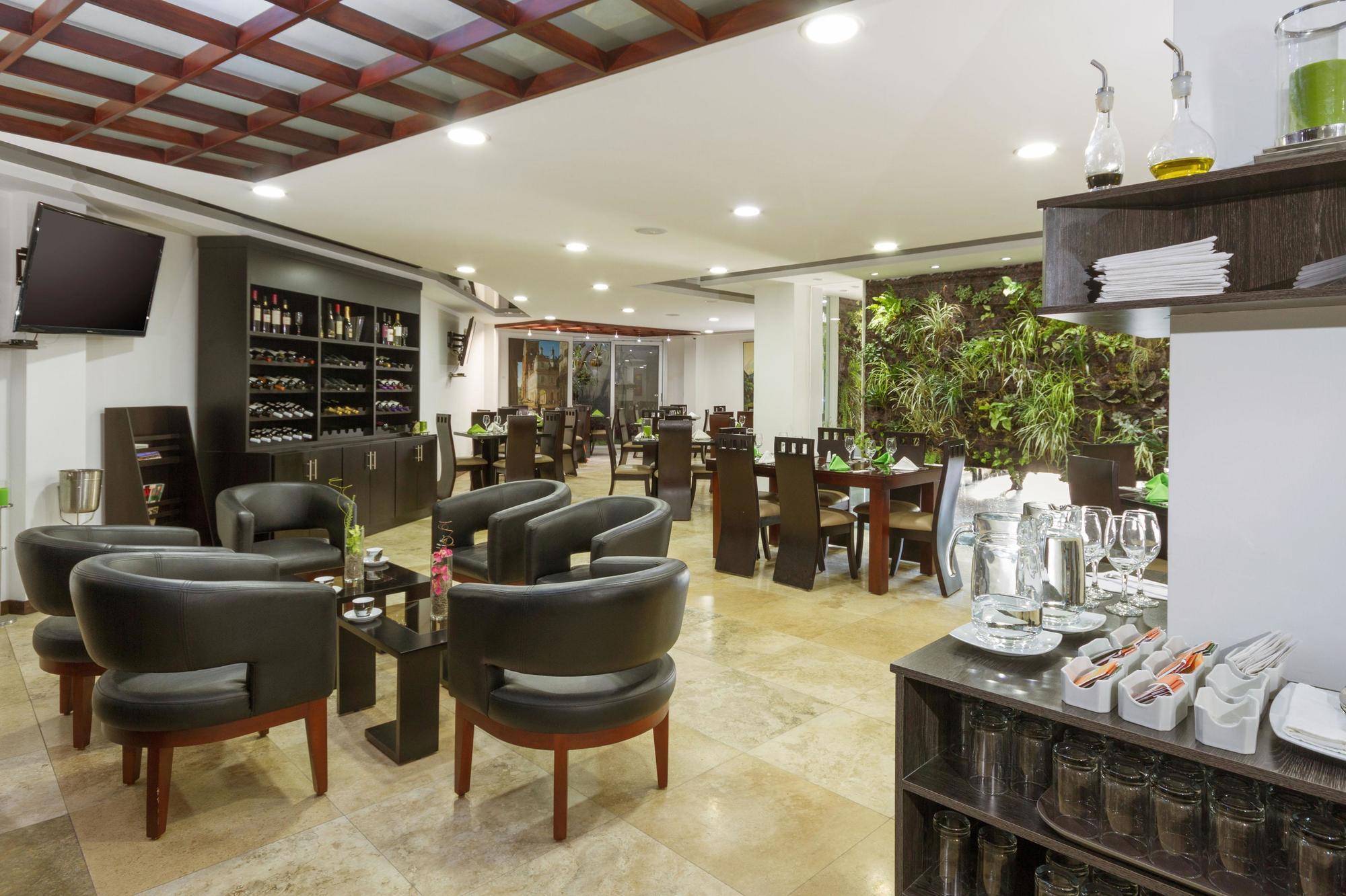 Hotel Valgus Κουένκα Εξωτερικό φωτογραφία